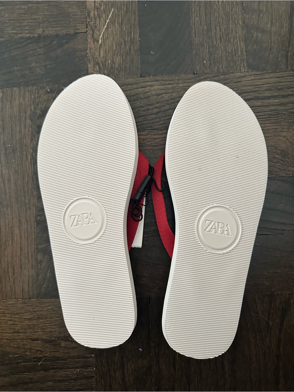ZARA 7.5 White Flip Flops with Red Straps - Picture 3 of 4